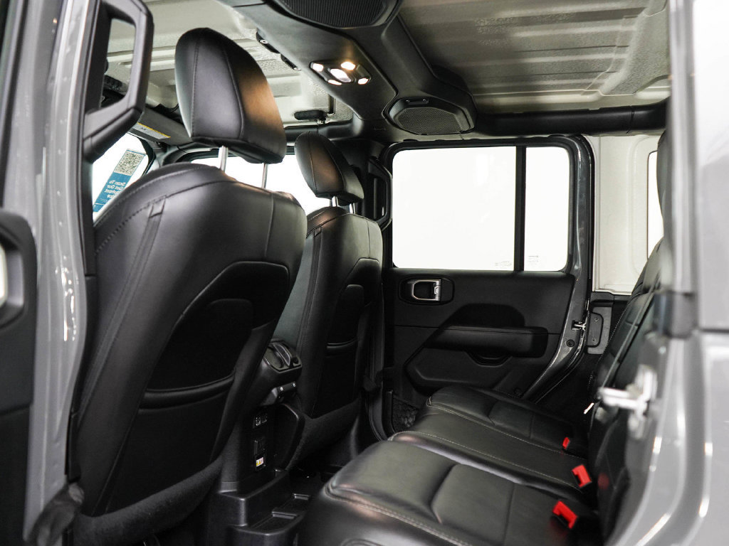 Used 2019 Jeep Wrangler Unlimited Sahara AWD/4WD image 17