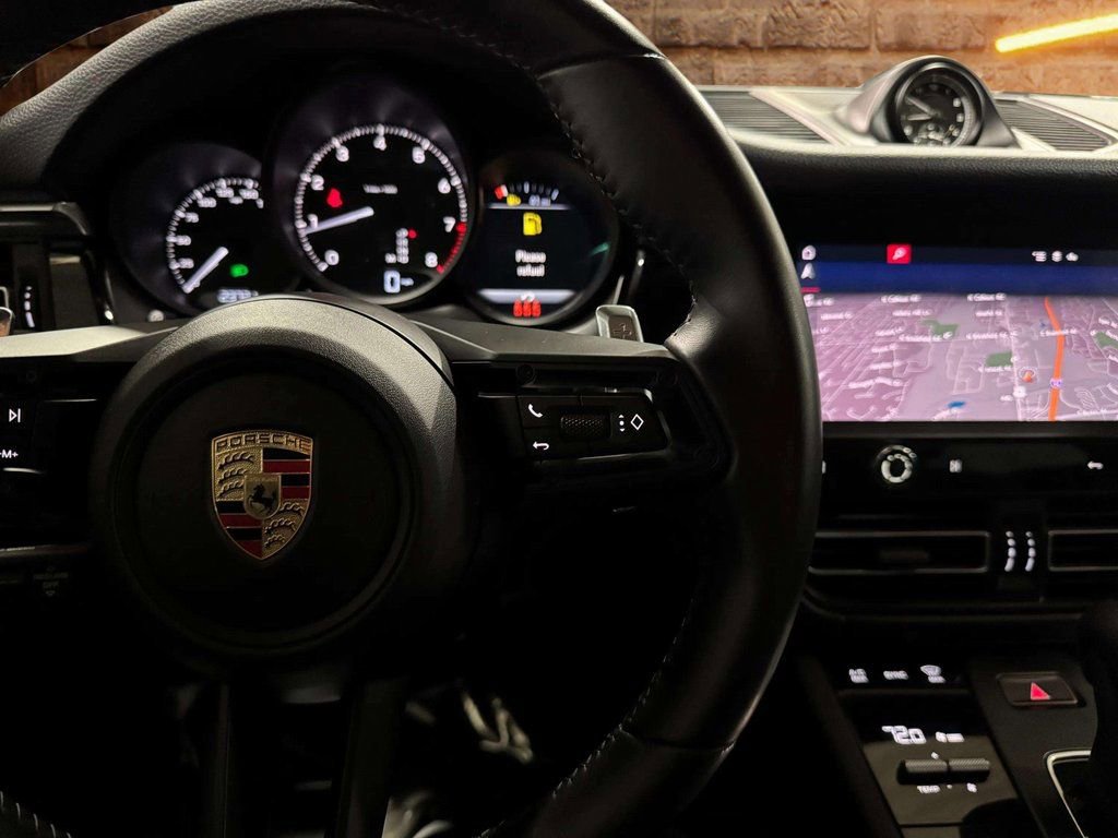 Used 2024 Porsche Macan image 12