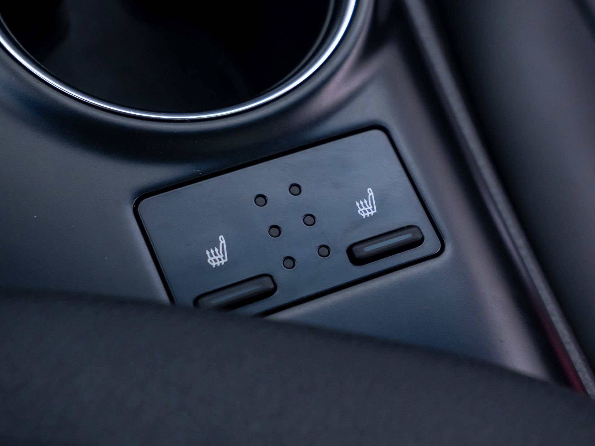 Used 2018 Toyota Camry XSE image 28