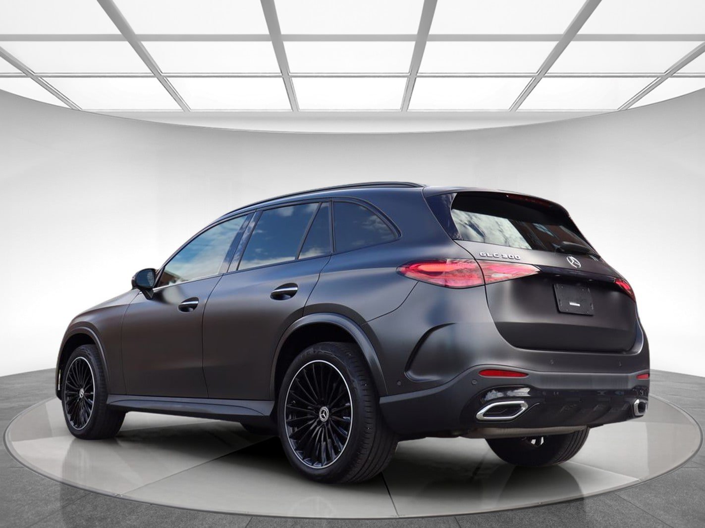 Used 2024 Mercedes-Benz GLC 300 w/ AMG Line image 8