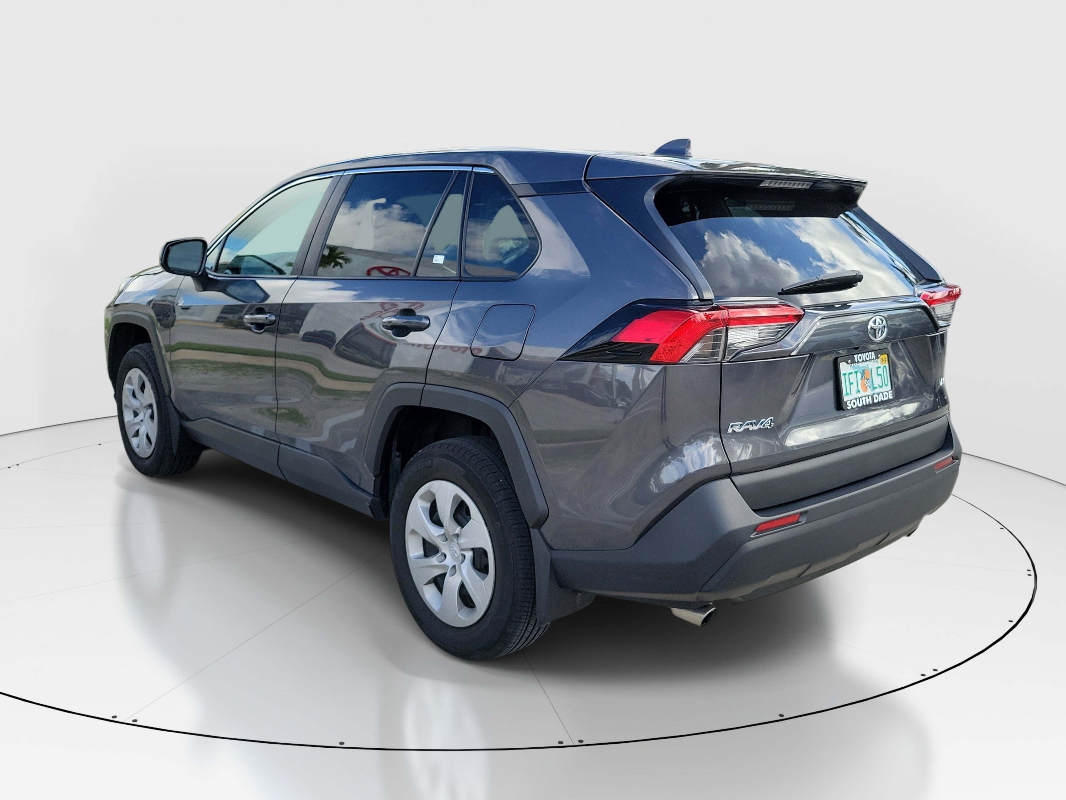 Certified 2025 Toyota RAV4 LE FWD image 5