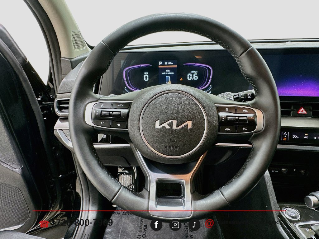 Used 2025 Kia Sportage EX FWD image 12