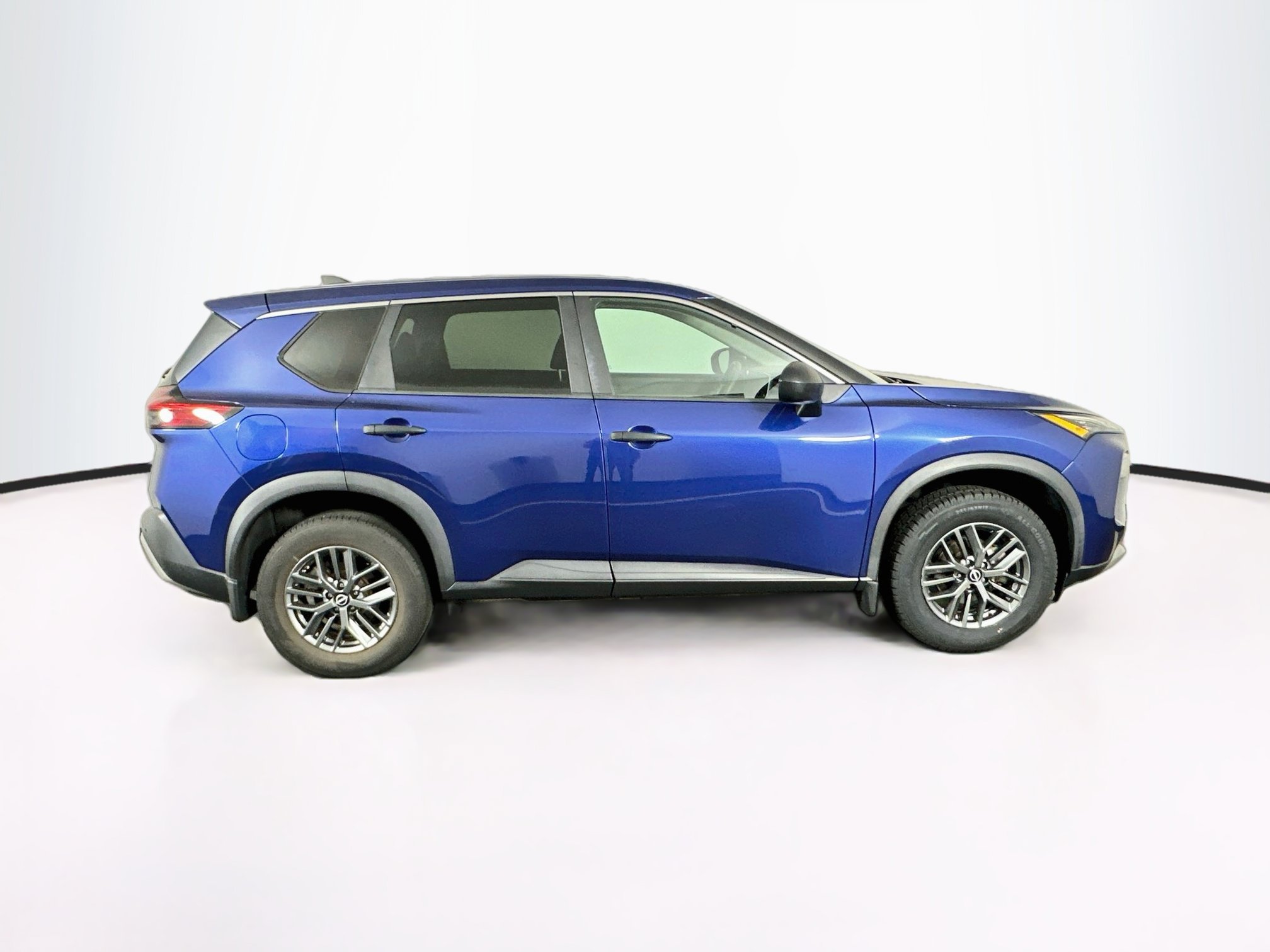 Used 2023 Nissan Rogue S FWD image 10