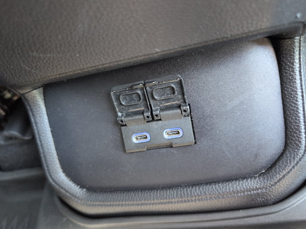 Used 2022 Toyota Highlander XLE FWD image 14