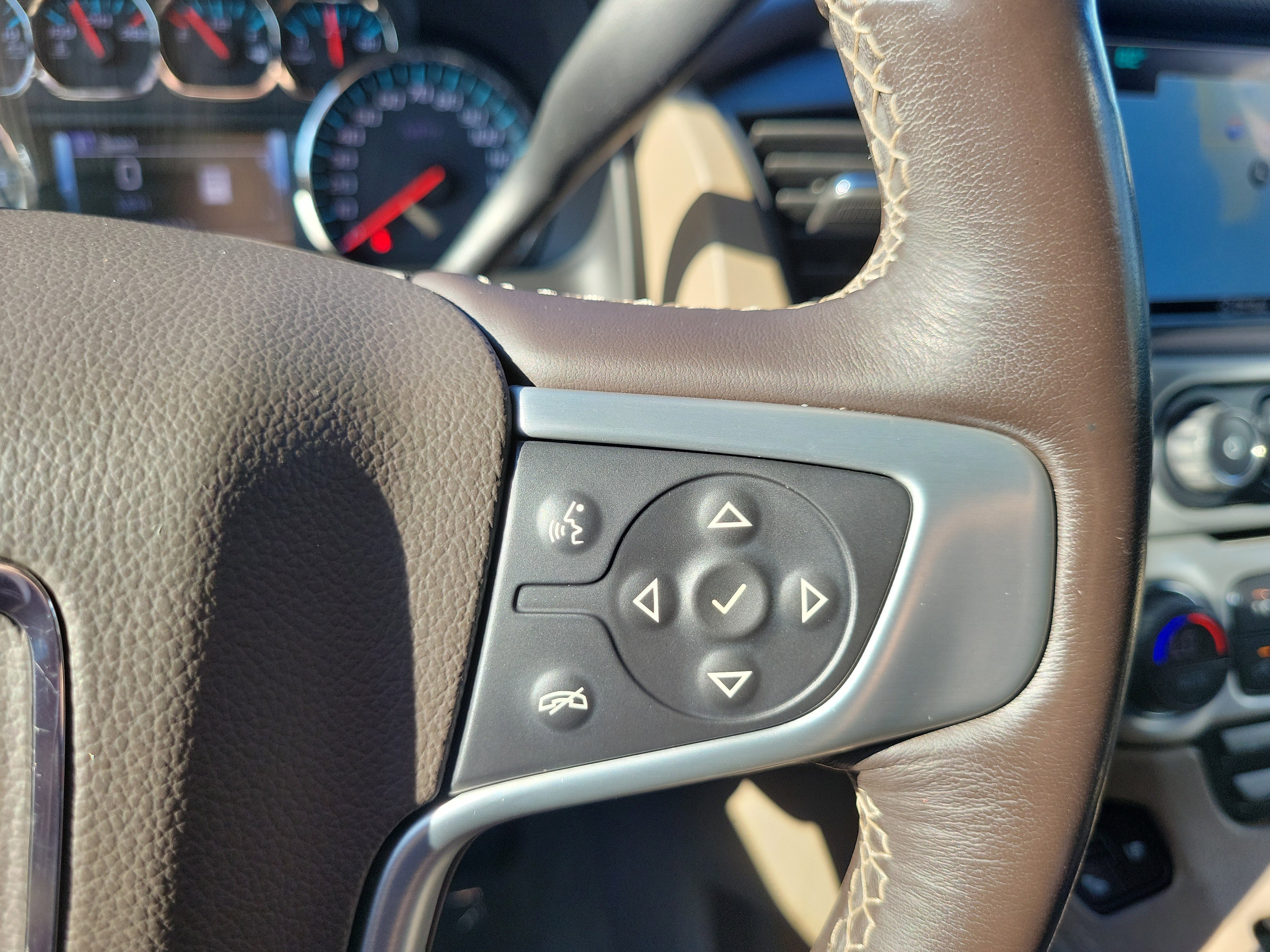 Used 2019 GMC Yukon SLT w/ Open Road Package image 23