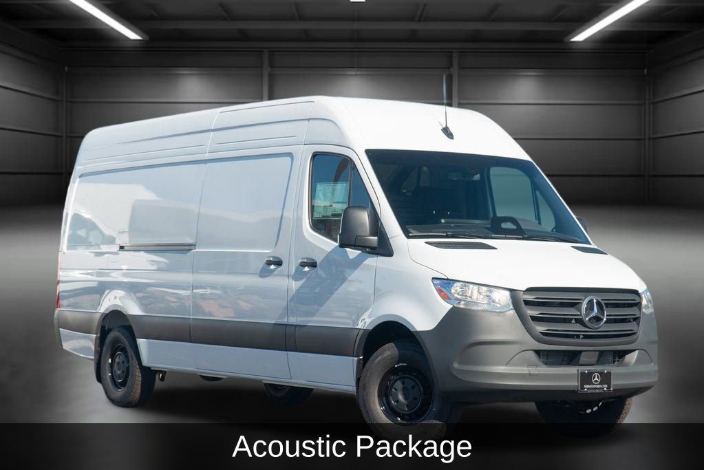 Used 2025 Mercedes-Benz Sprinter 2500 image 3