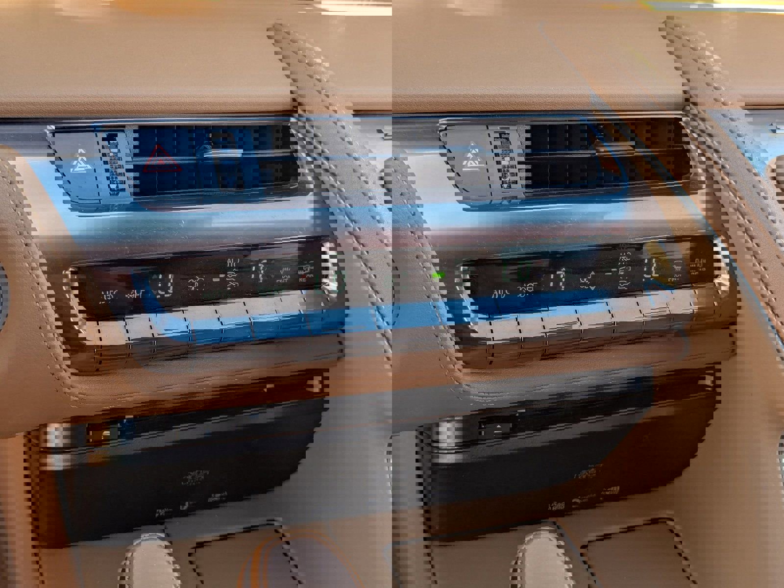 Used 2021 Lexus LC 500 Convertible w/ Touring Package image 28