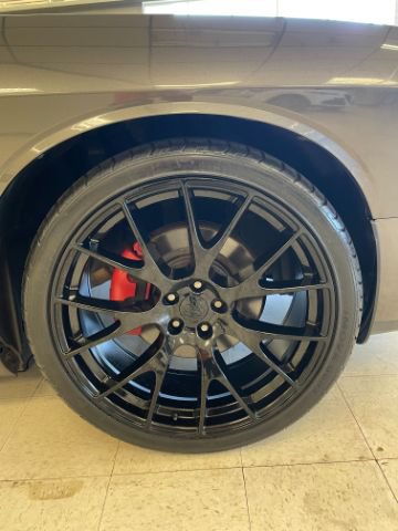 Used 2014 Dodge Challenger SXT RWD image 23