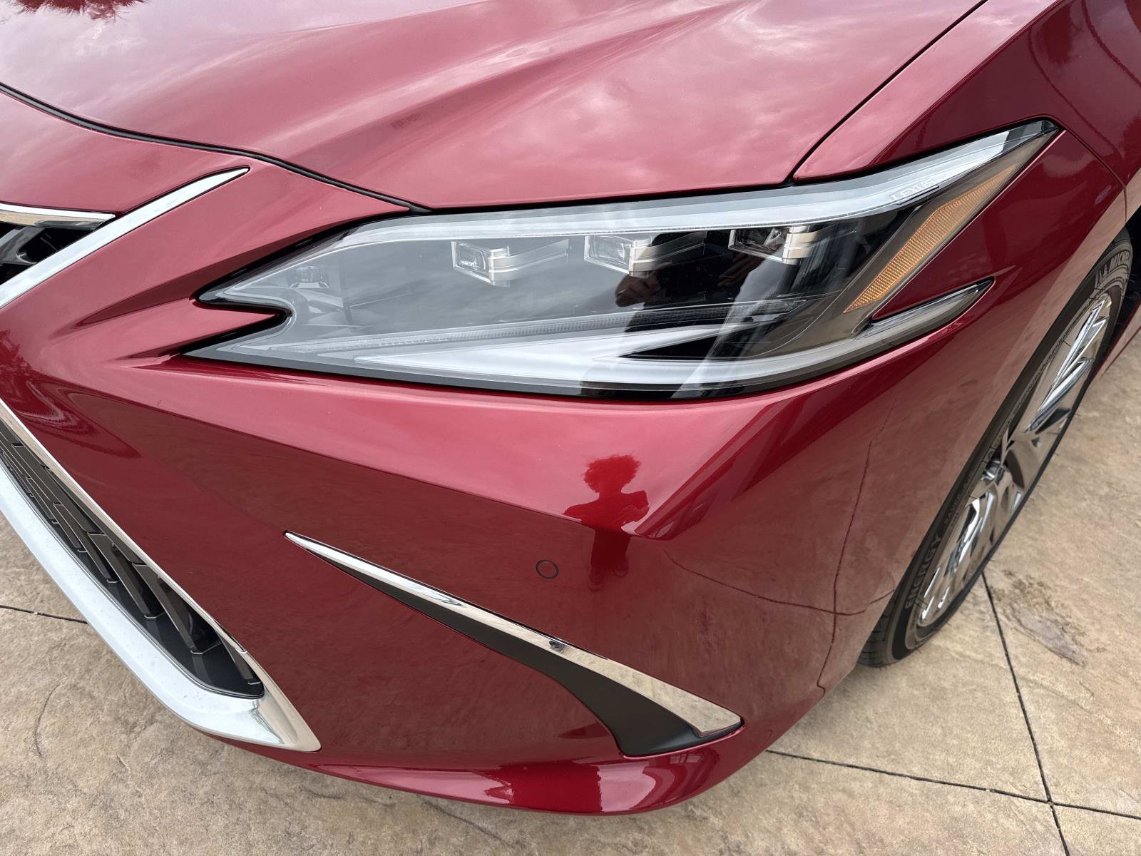 New 2025 Lexus ES 350 Ultra Luxury image 9