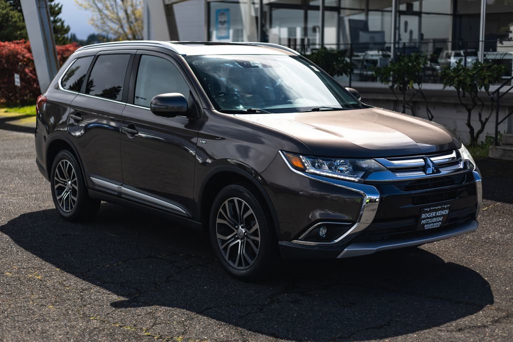 Used 2017 Mitsubishi Outlander GT AWD/4WD image 7