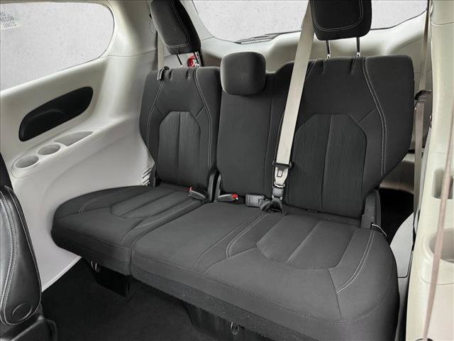 Used 2022 Chrysler Voyager LX FWD image 18