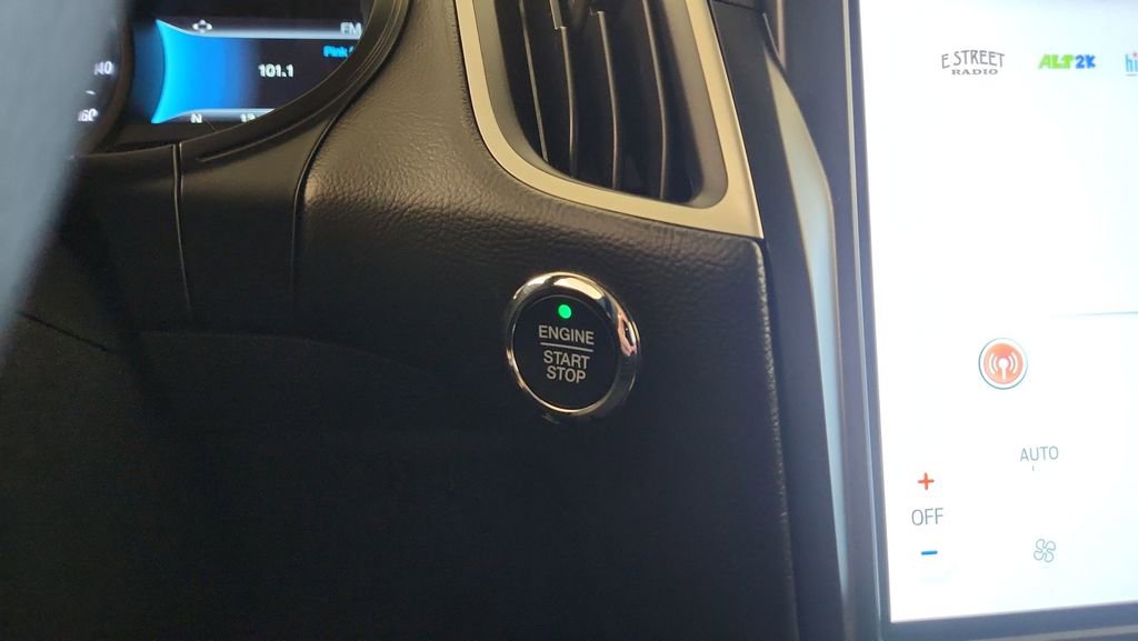 Used 2023 Ford Edge SE AWD/4WD image 21