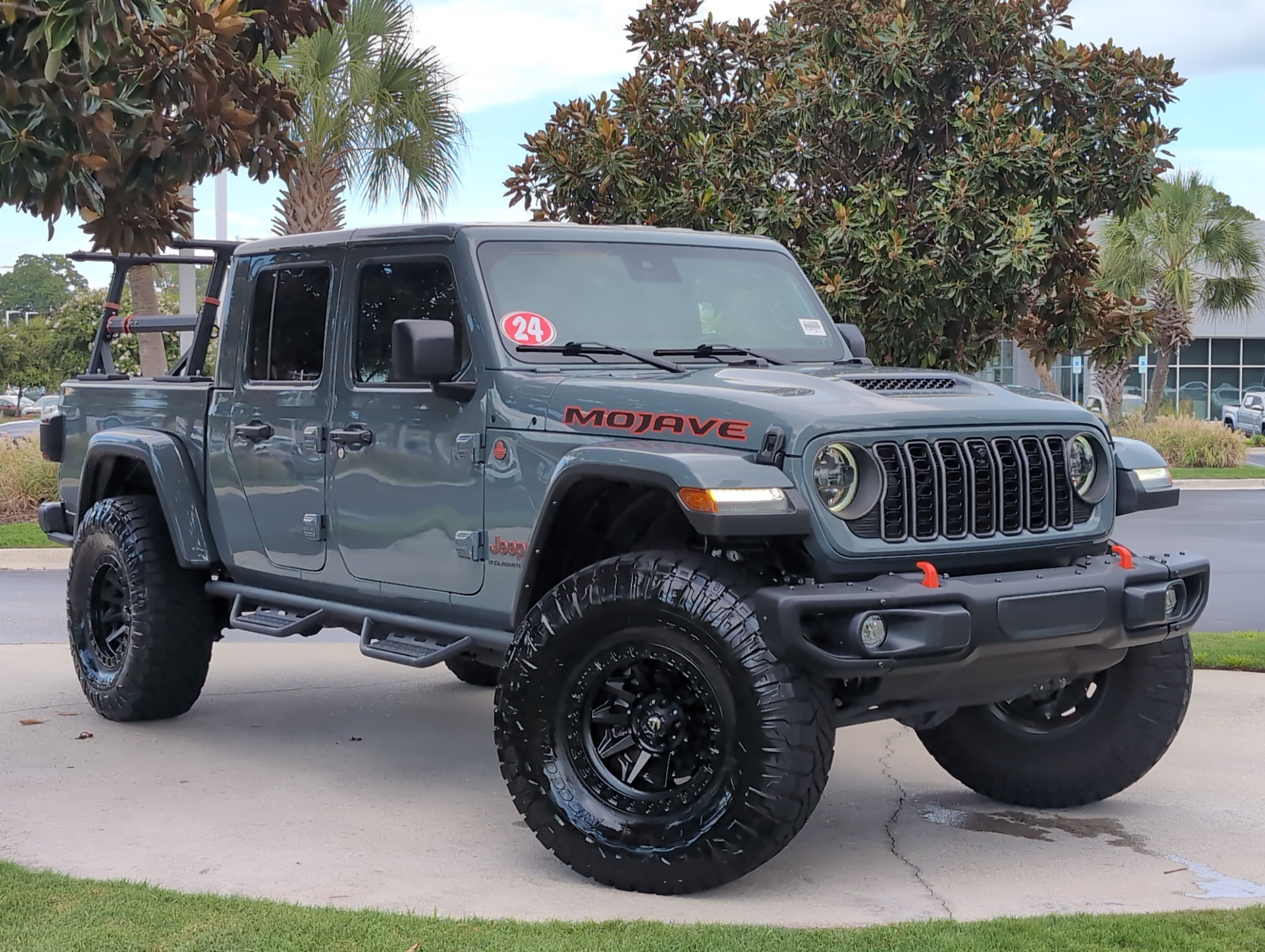 Used 2024 Jeep Gladiator Mojave AWD/4WD image 2