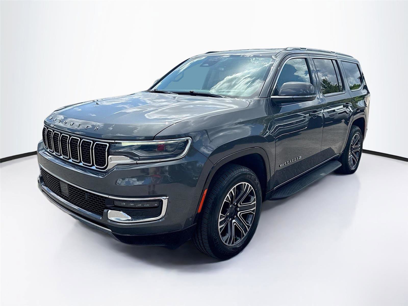 Used 2022 Jeep Wagoneer Series III w/ Flexible Seating Group image 3