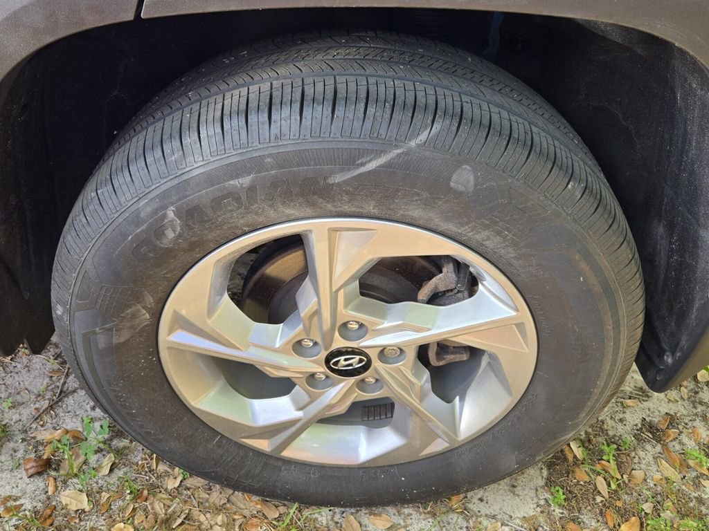 Used 2023 Hyundai Tucson SE image 11