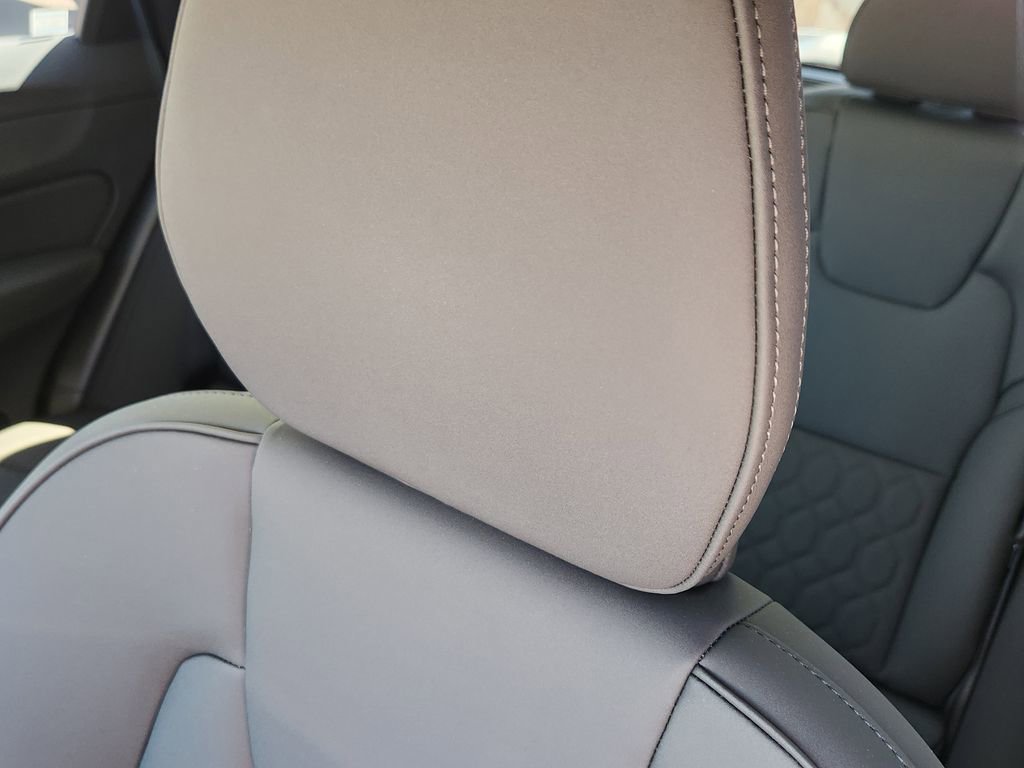 New 2026 Volvo XC60 B5 Plus w/ Climate Package image 5