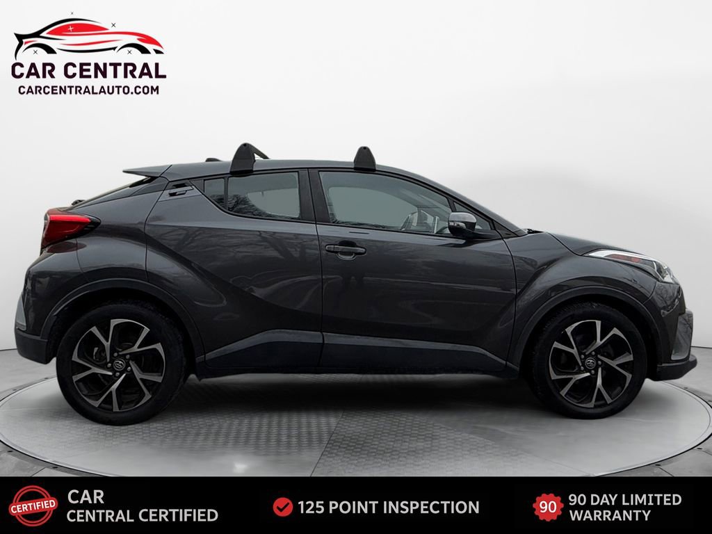 Used 2019 Toyota C-HR XLE image 6