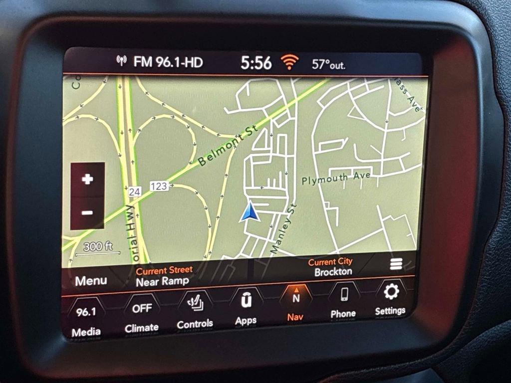 Certified 2023 Jeep Renegade Latitude w/ Premium Group AWD/4WD image 31