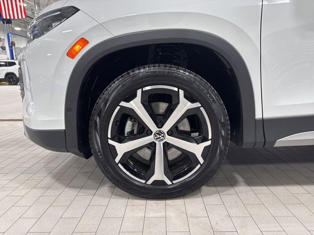 Used 2025 Volkswagen Tiguan SE image 22