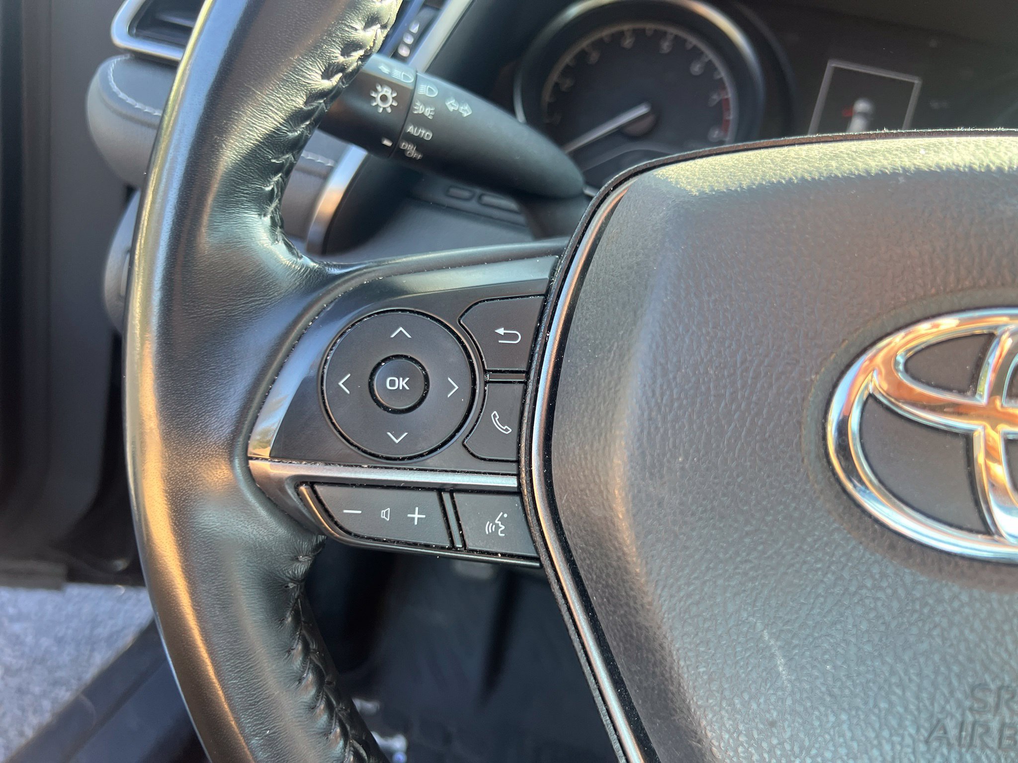 Used 2022 Toyota Camry SE FWD image 19
