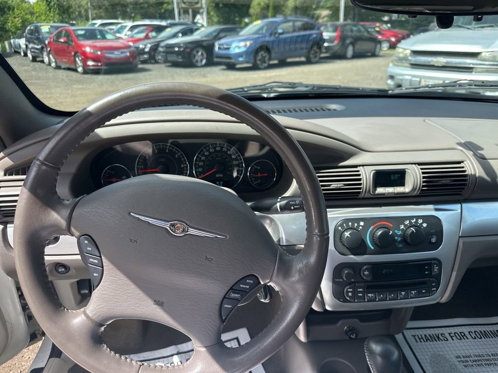 Used 2006 Chrysler Sebring Touring image 28