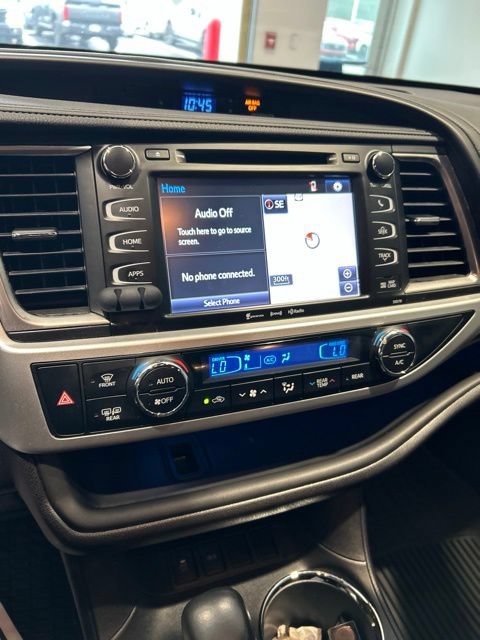 Used 2018 Toyota Highlander SE FWD image 13