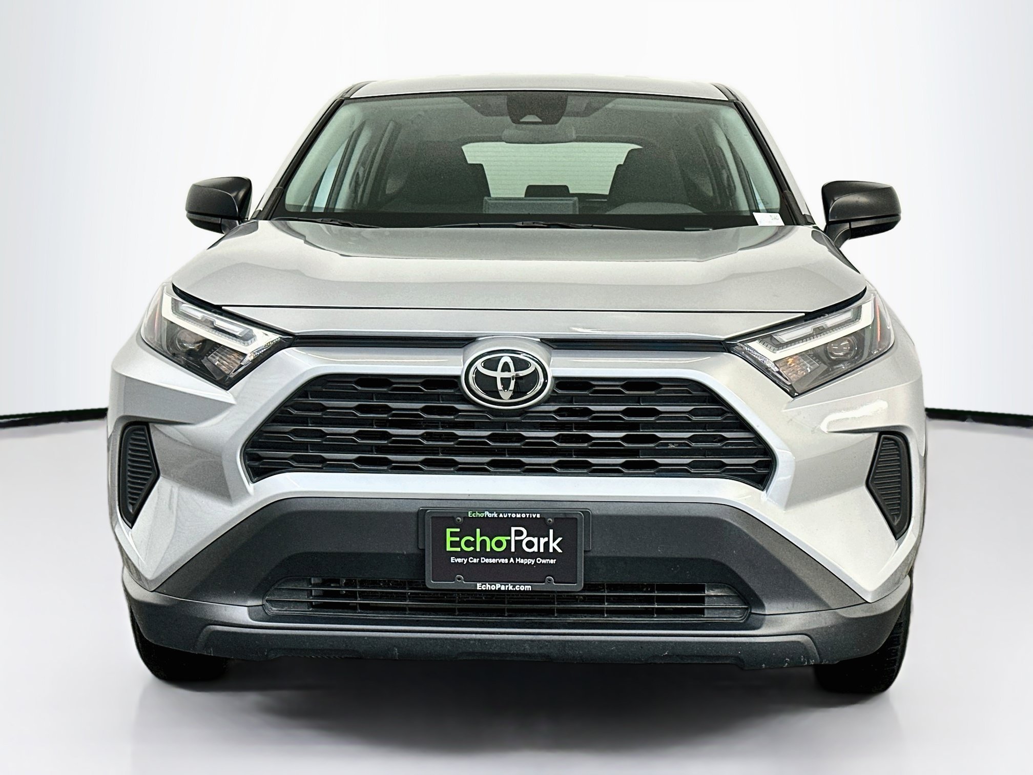 Used 2024 Toyota RAV4 LE AWD/4WD image 2