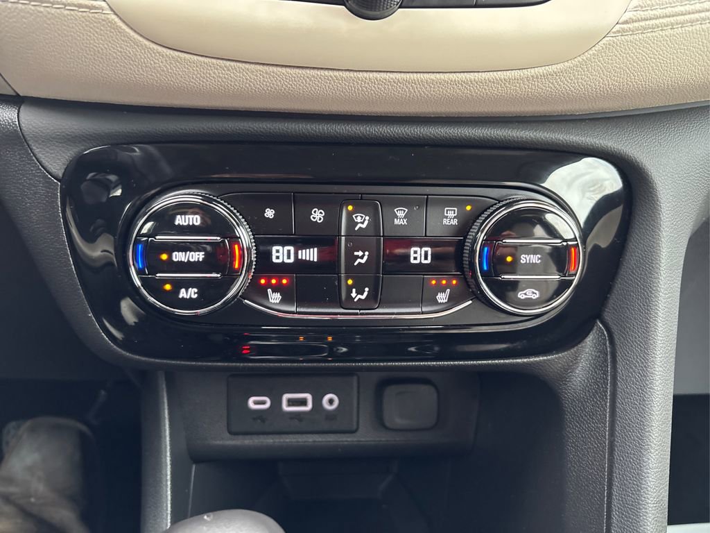 Used 2023 Buick Encore GX Select image 28