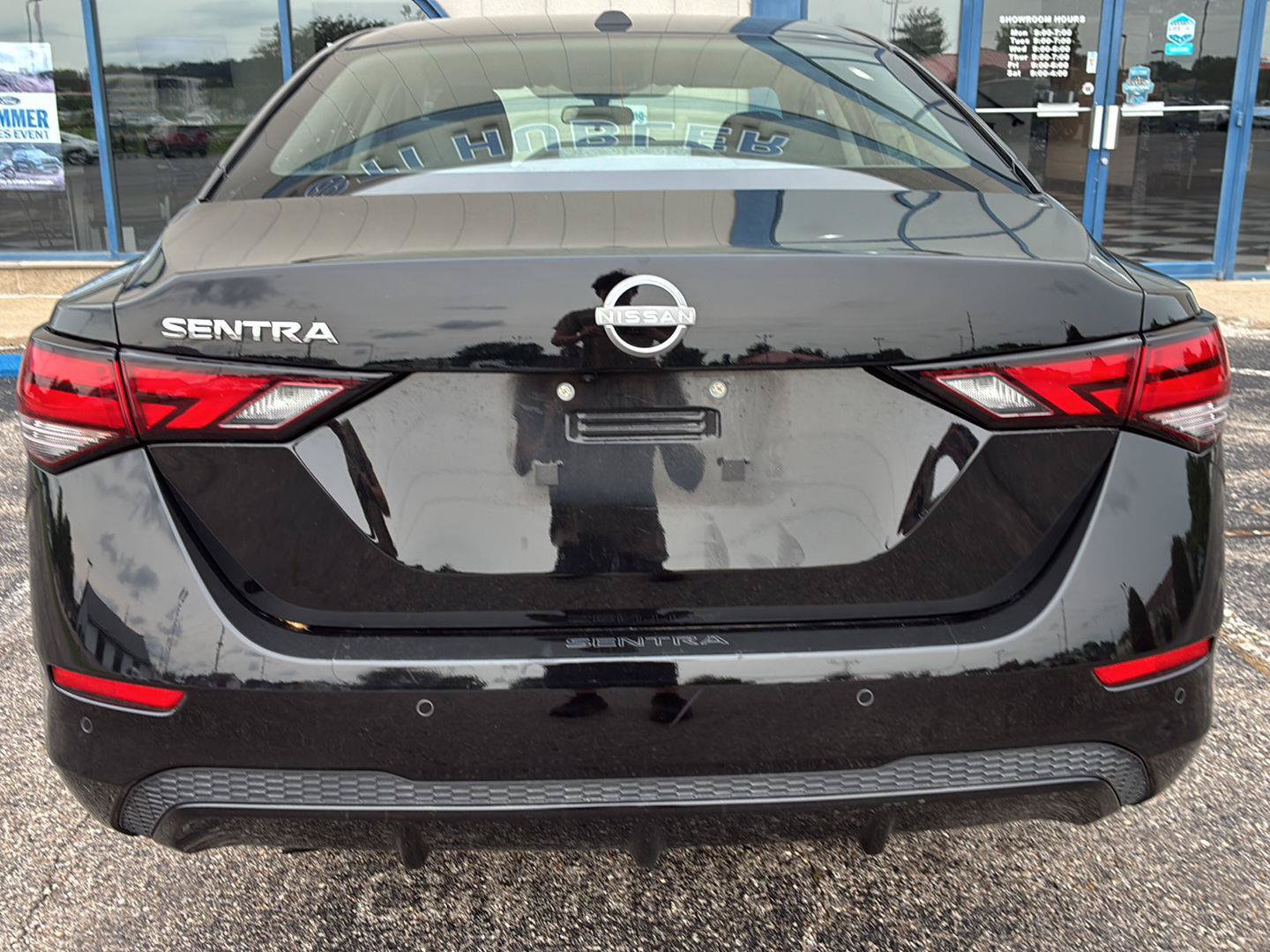 Used 2025 Nissan Sentra SV w/ All-Weather Package FWD image 2