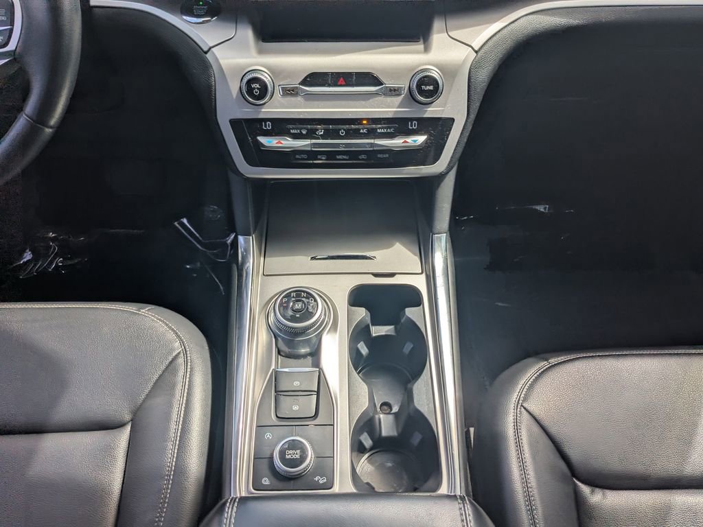 Used 2020 Ford Explorer XLT w/ Equipment Group 202A image 6