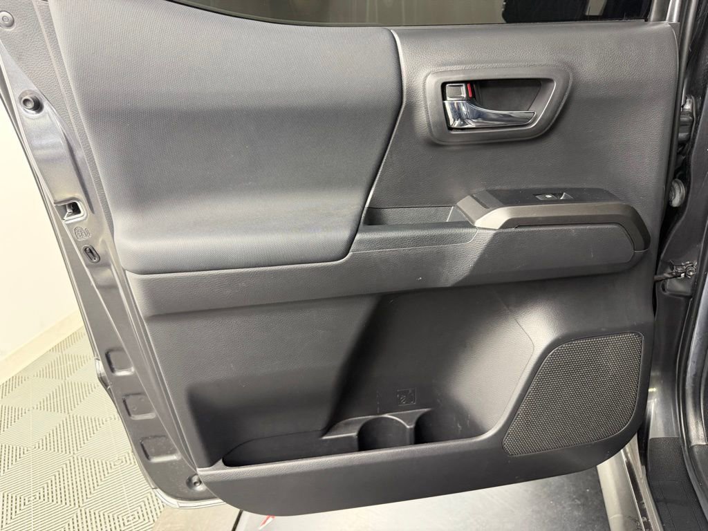 Used 2022 Toyota Tacoma TRD Off-Road w/ Technology Package image 36