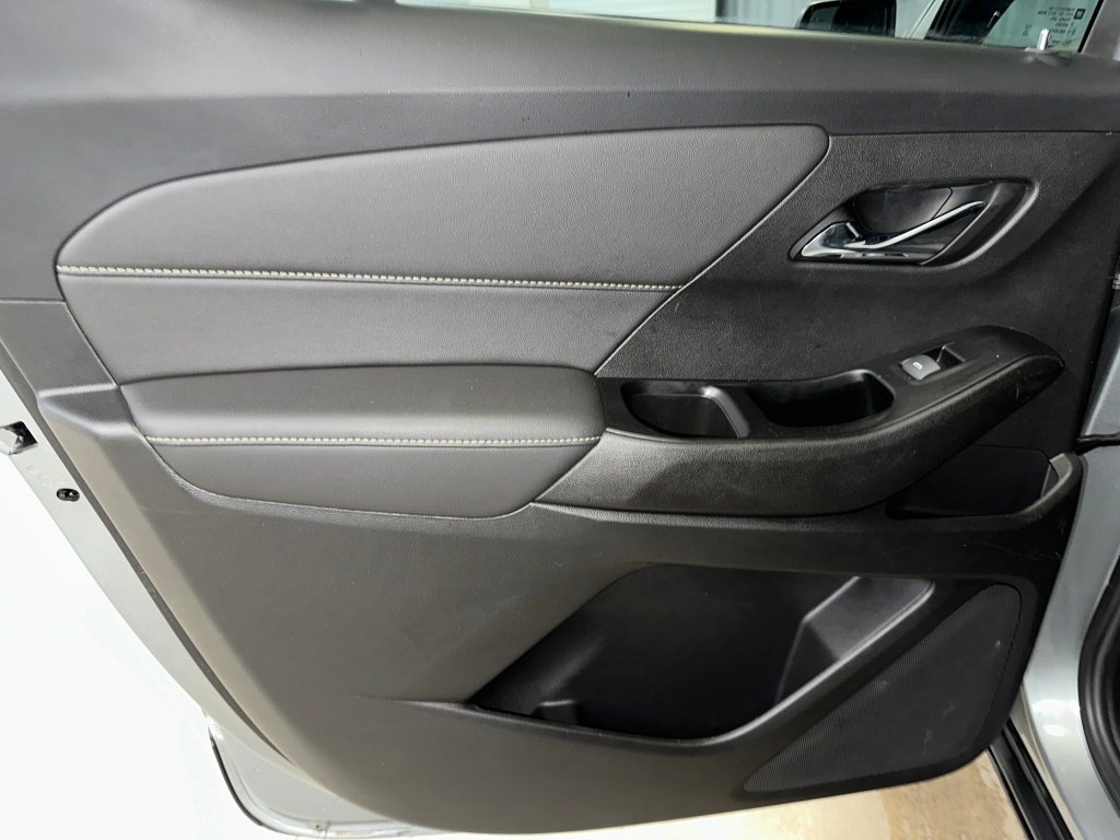 Used 2023 Chevrolet Traverse LT w/ LPO, Floor Liner Package image 18