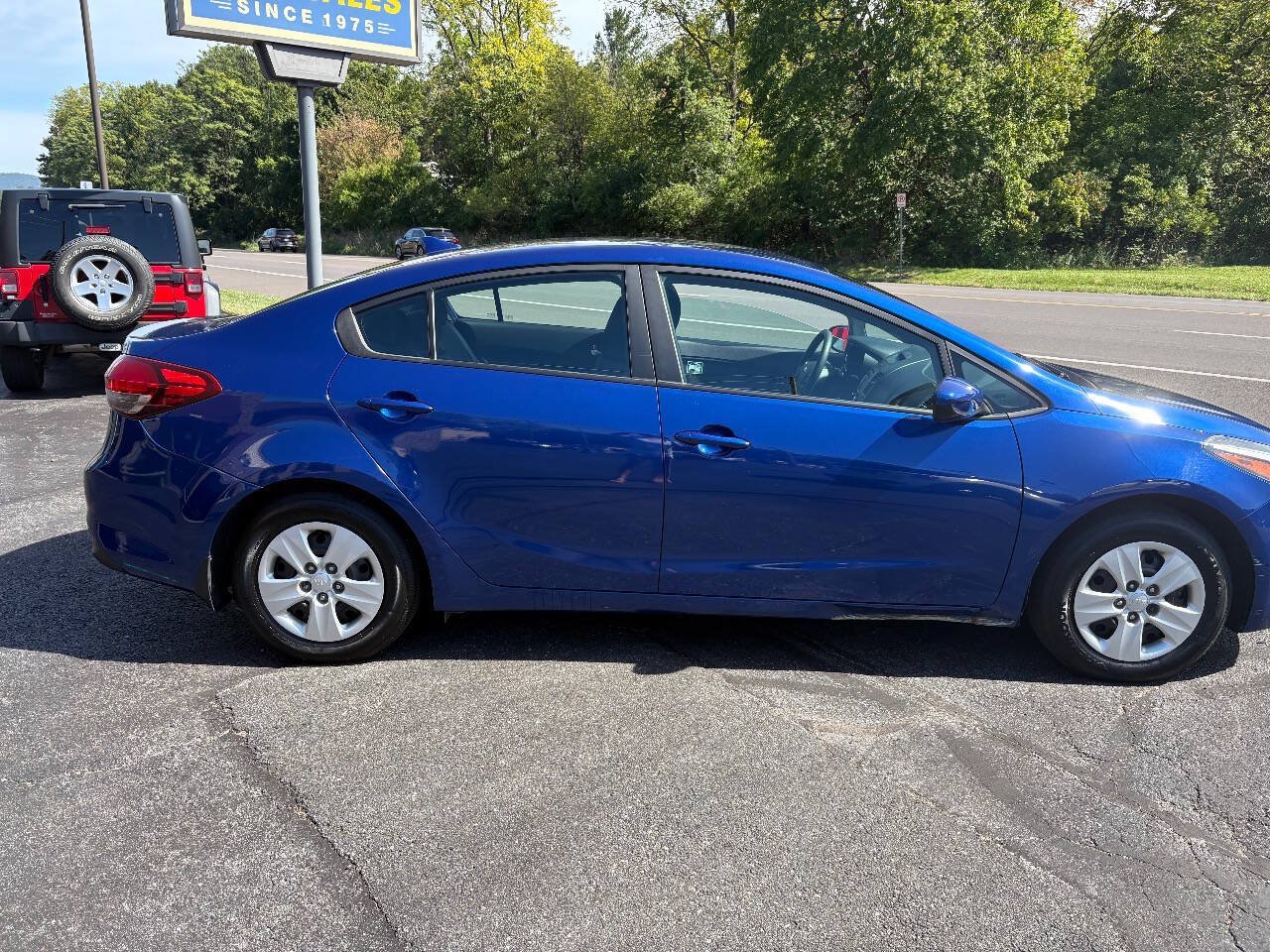 Used 2017 Kia Forte LX w/ LX Popular Package FWD image 3