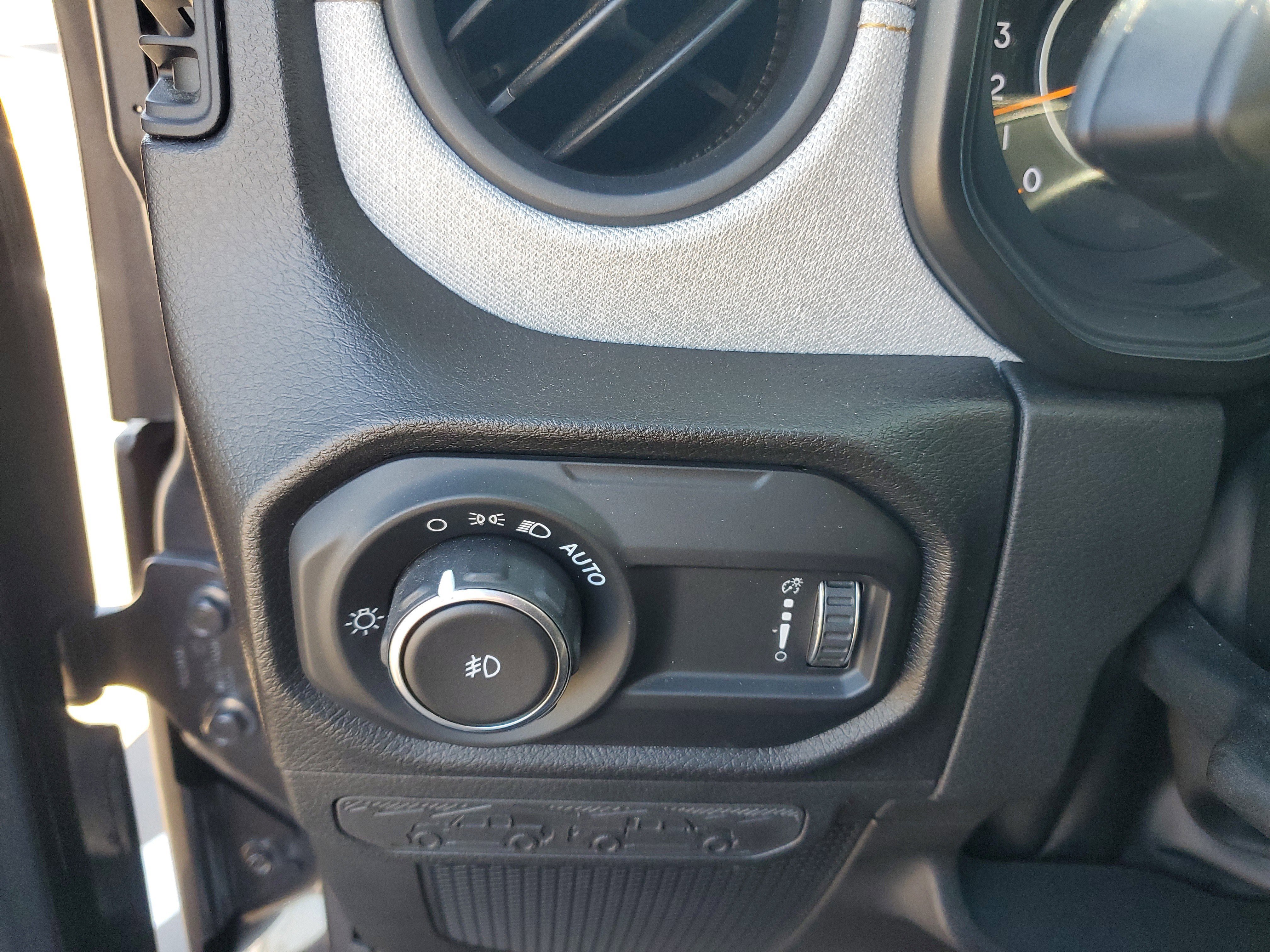 Used 2024 Jeep Wrangler Sport AWD/4WD image 21