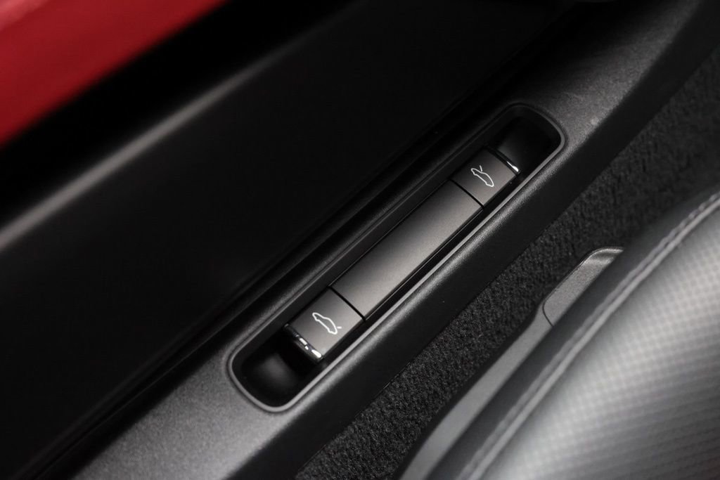 Used 2025 Porsche 718 Cayman image 43