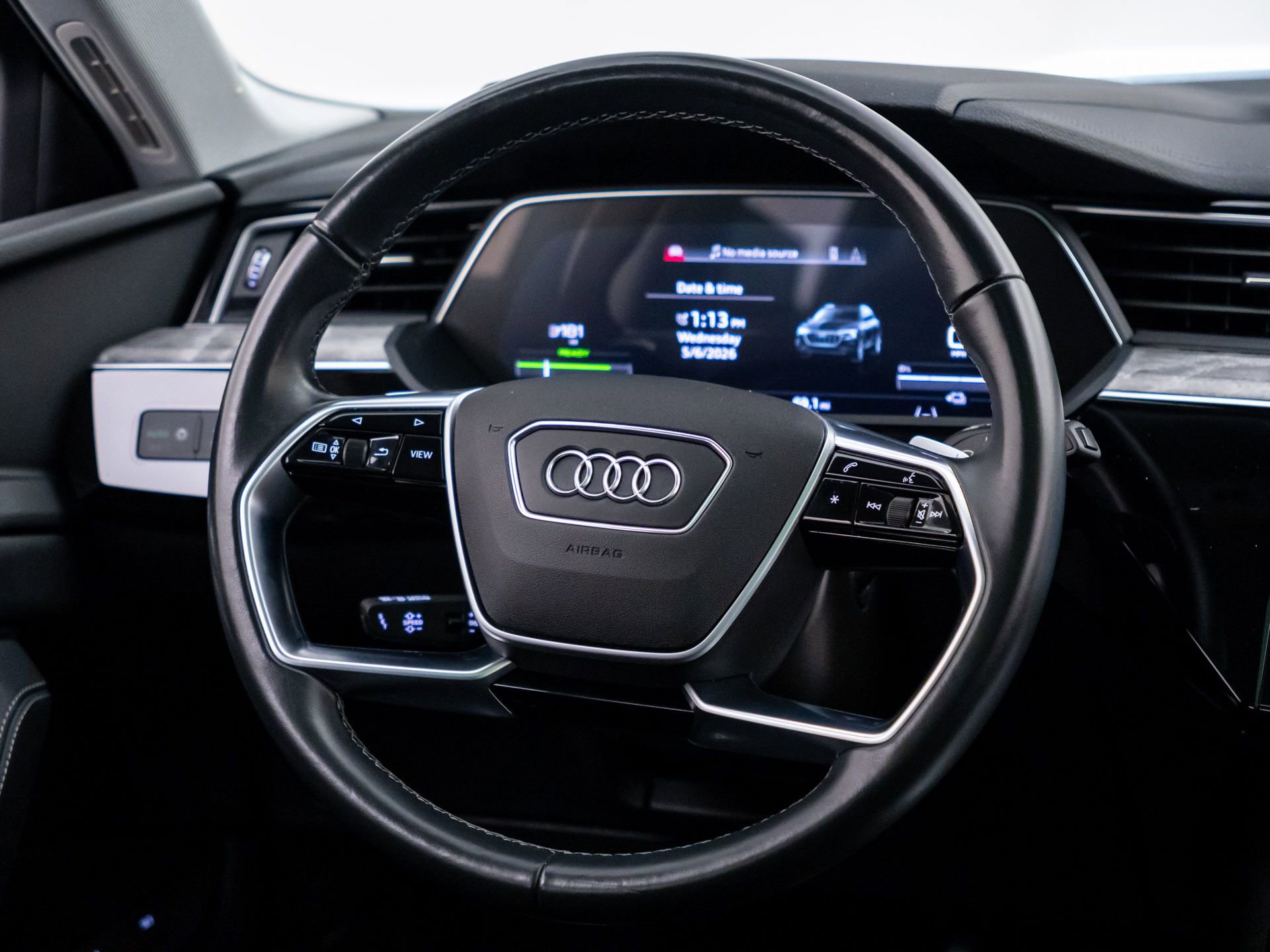 Used 2022 Audi e-tron Premium AWD/4WD image 11