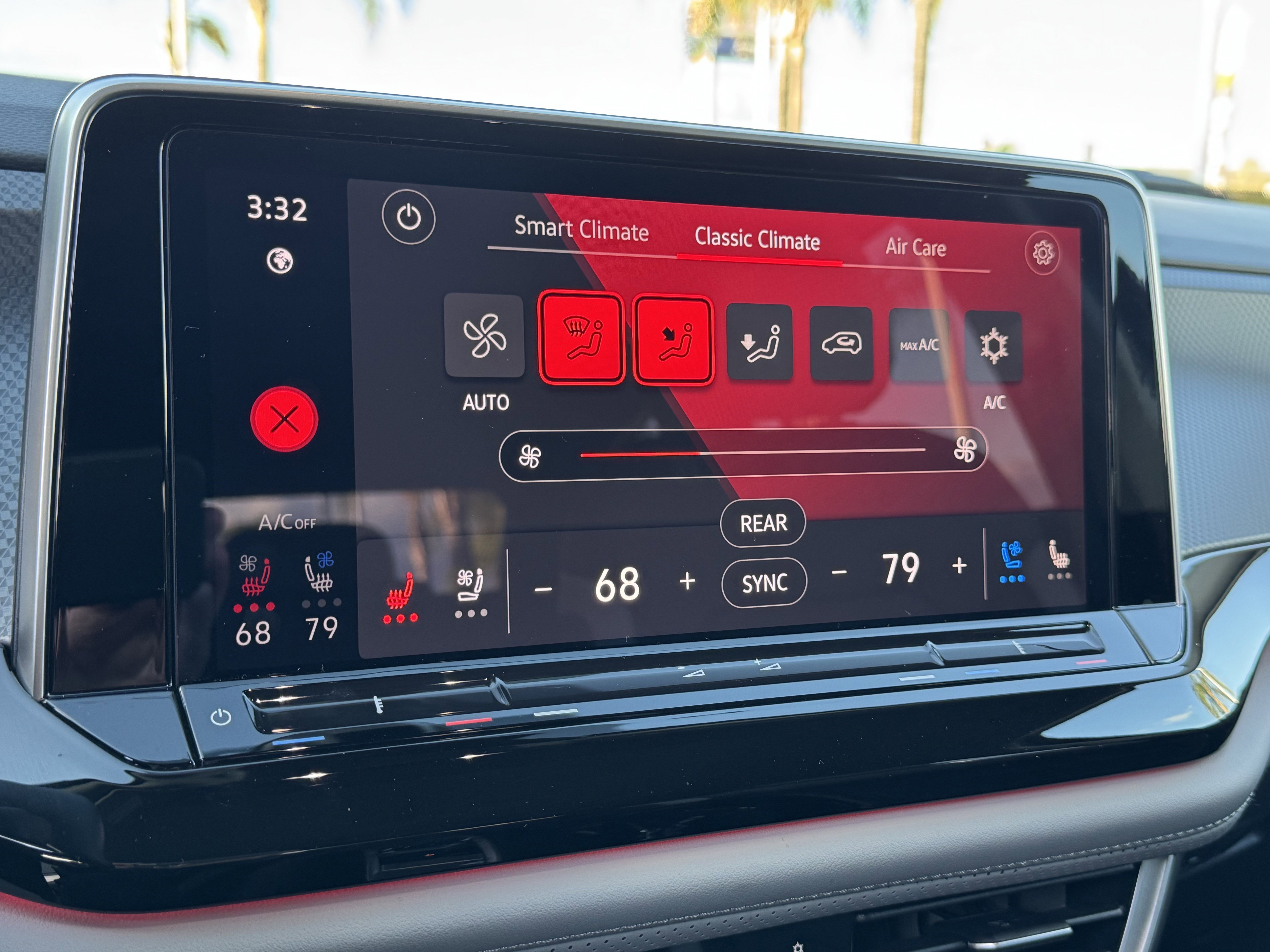 Certified 2025 Volkswagen Atlas Peak Edition SE AWD/4WD image 26