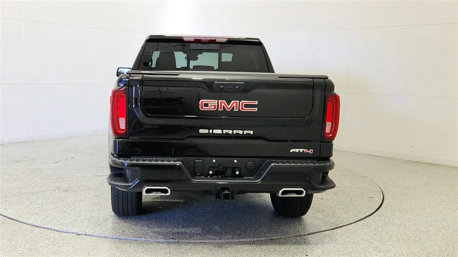 Used 2025 GMC Sierra 1500 AT4 w/ Technology Package AWD/4WD image 6