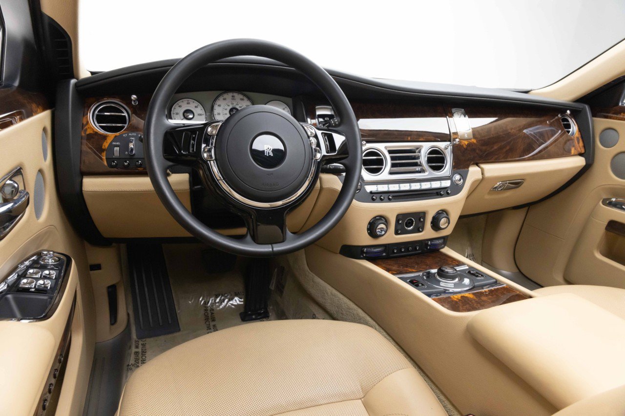 Used 2010 Rolls-Royce Ghost RWD image 6