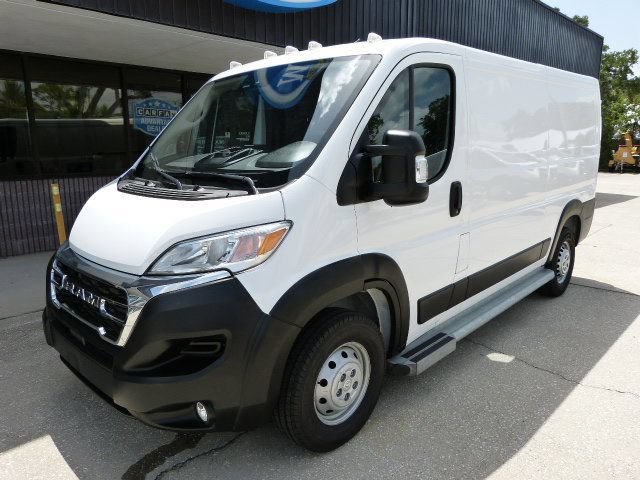 Used 2025 RAM ProMaster 2500 w/ U-Haul Equipment Group FWD image 2