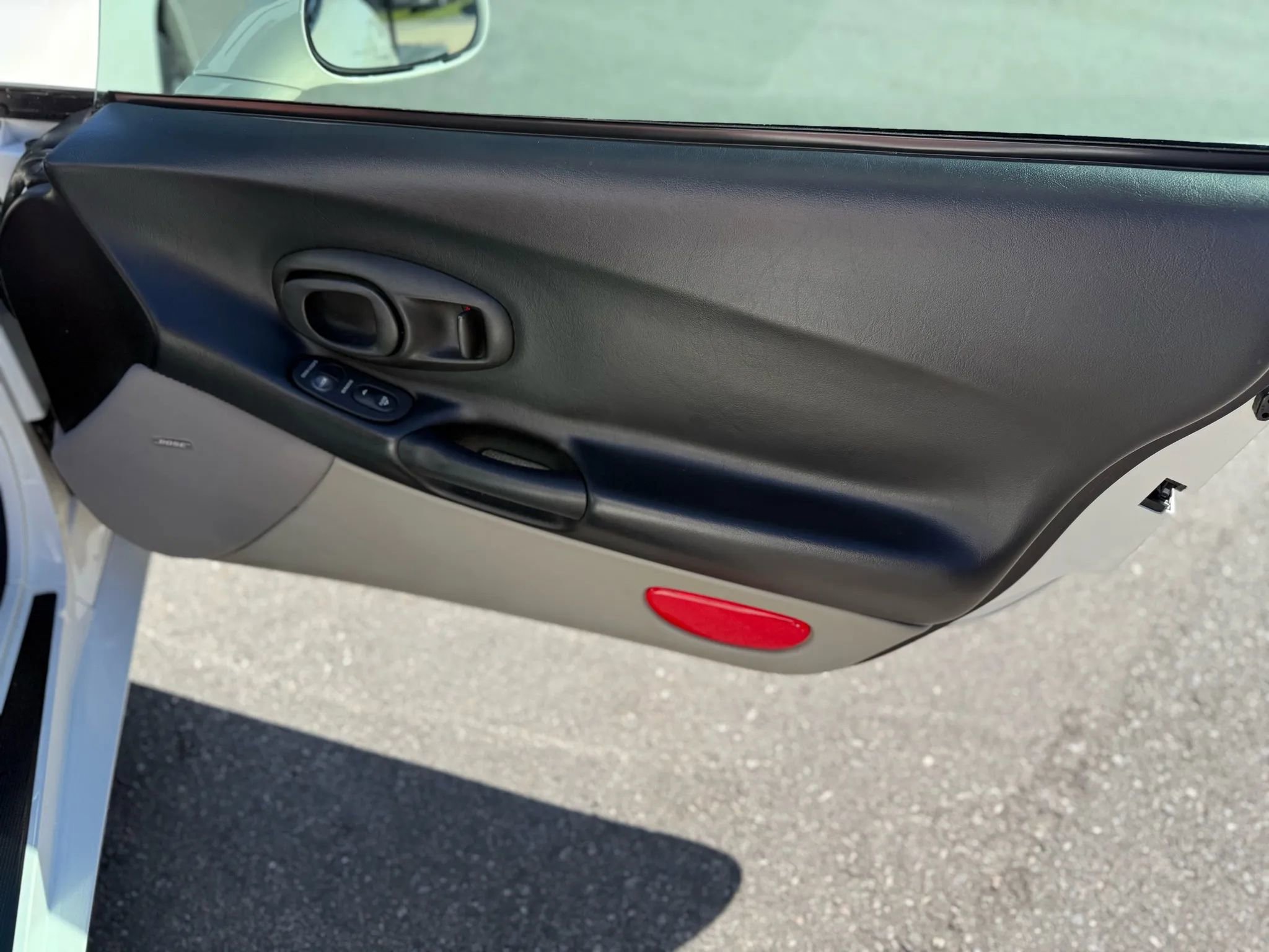 Used 2001 Chevrolet Corvette Coupe w/ Preferred Equipment Group2 image 13