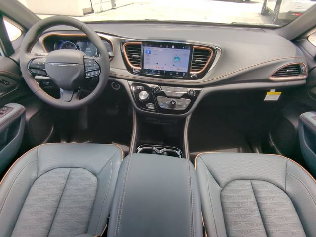 New 2027 Chrysler Pacifica Pinnacle w/ Theater Group AWD/4WD image 18