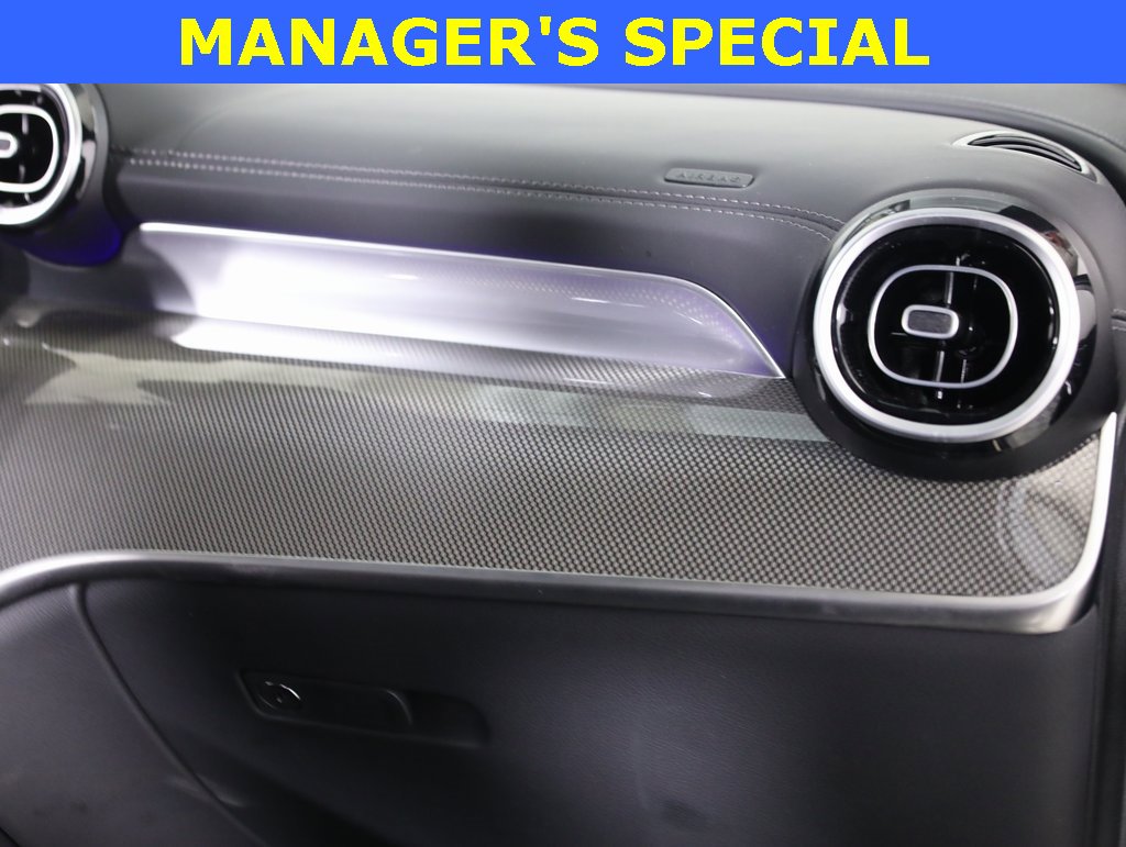 Used 2025 Mercedes-Benz GLC 300 4MATIC image 43