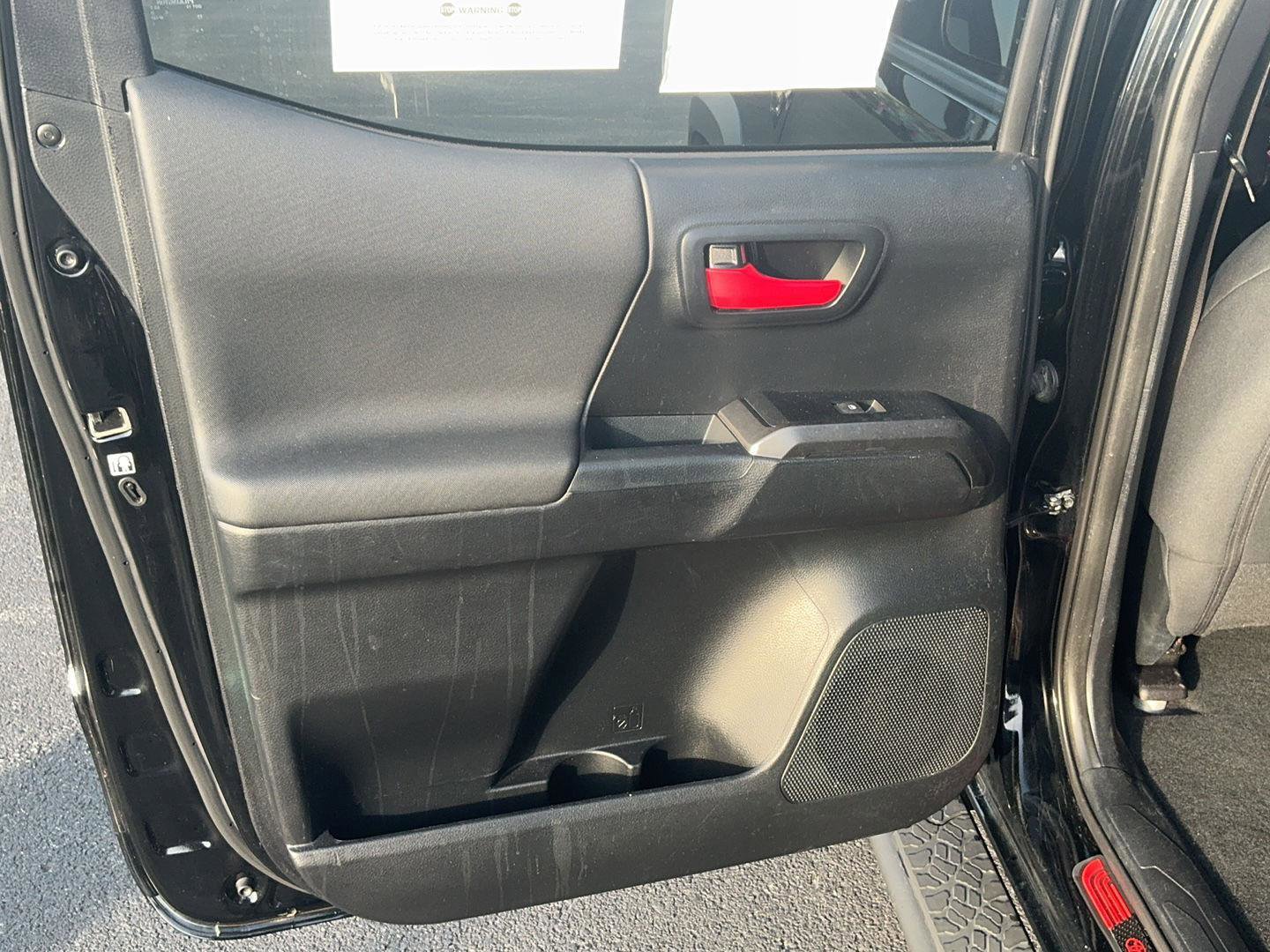 Used 2017 Toyota Tacoma TRD Off-Road w/ Tow Package (A/T) image 26