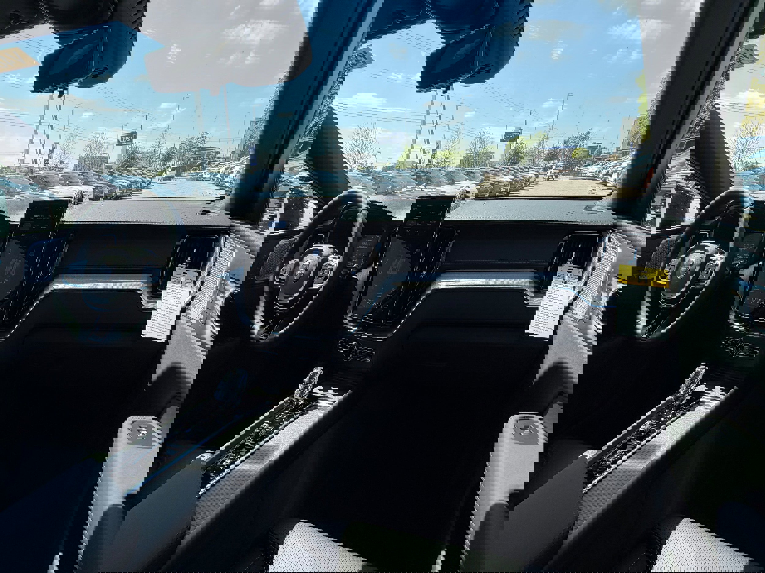 New 2026 Volvo XC60 B5 Ultra w/ Protection Package Premier image 10