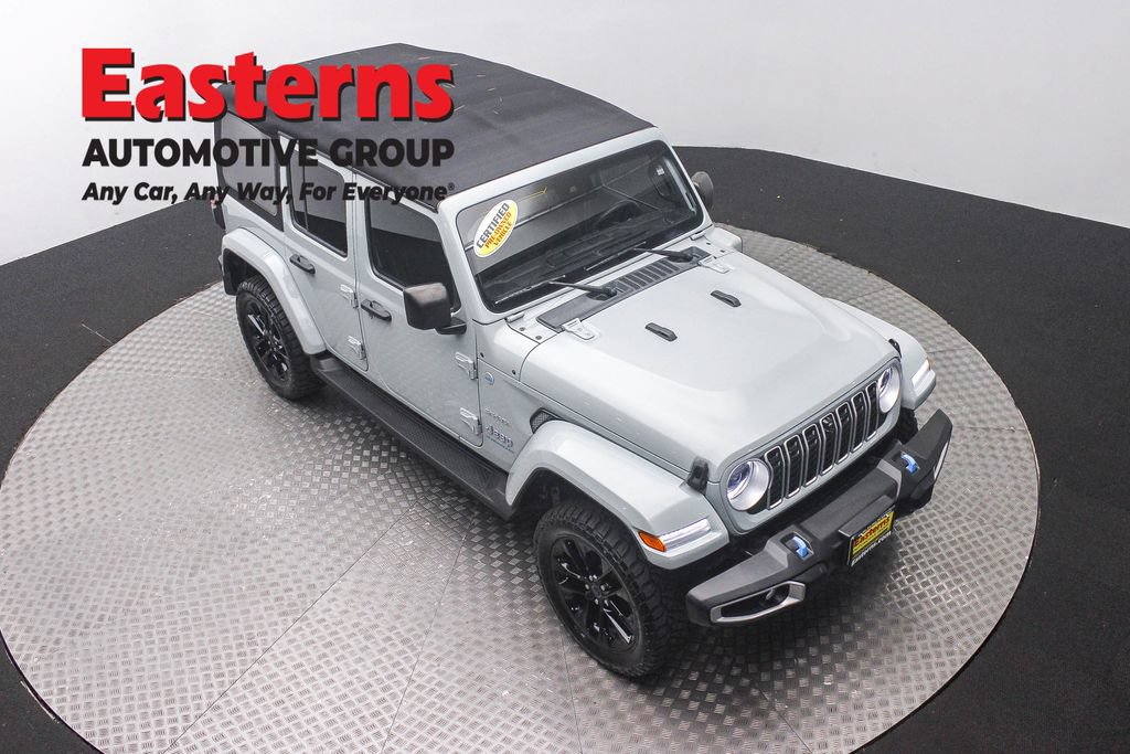 Used 2024 Jeep Wrangler Unlimited Sahara w/ Technology Group AWD/4WD image 5
