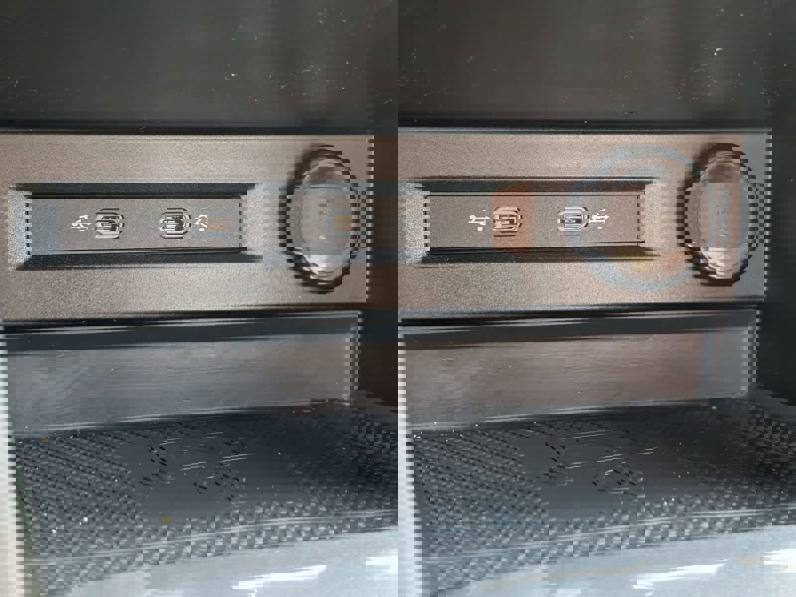 Used 2021 Volkswagen Tiguan SE R-Line image 26