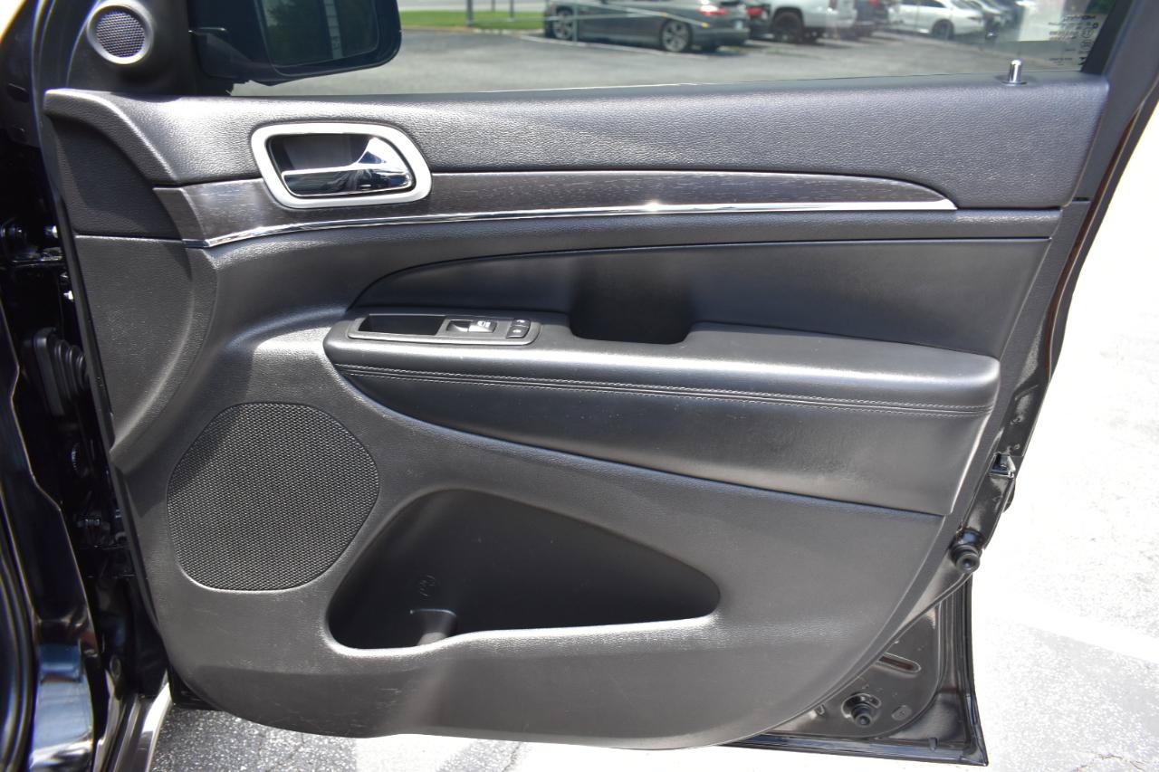 Used 2018 Jeep Grand Cherokee Limited AWD/4WD image 38