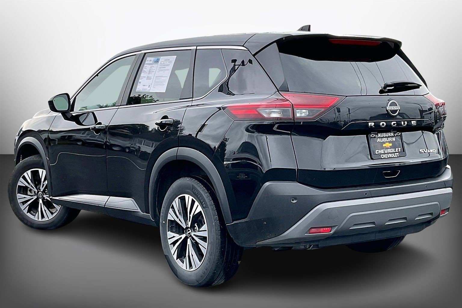 Used 2023 Nissan Rogue SV image 11