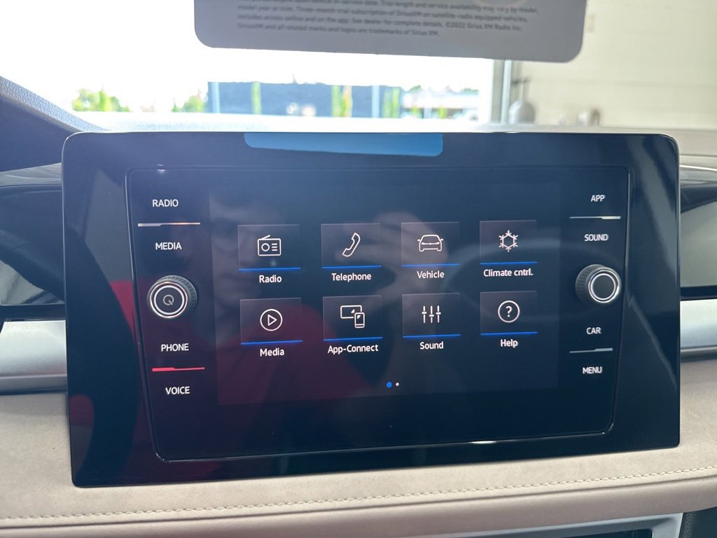 Certified 2025 Volkswagen Taos SE image 21